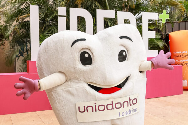 06 - Mascote Dentinho